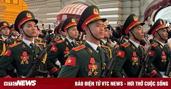 Hình ảnh các chiến sĩ Việt Nam tham gia sơ duyệt tại Quảng trường Đỏ