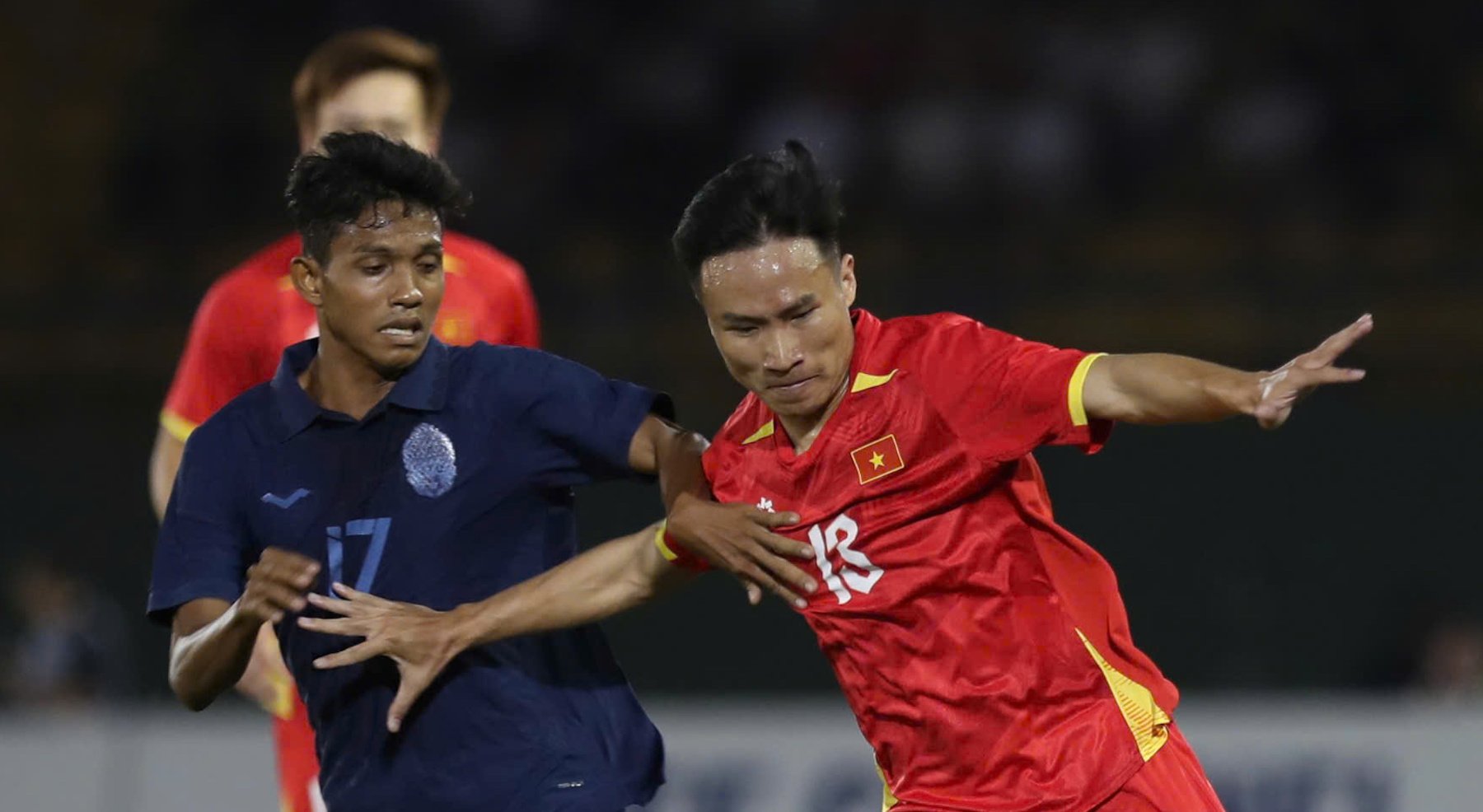 HLV Kim Sang-sik chê học trò 'không được như lúc tập'