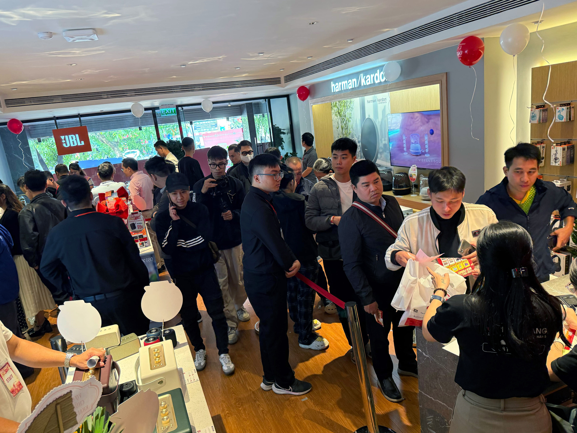 Không gian trải nghiệm cho dân chơi âm thanh ở Hà Nội - 3