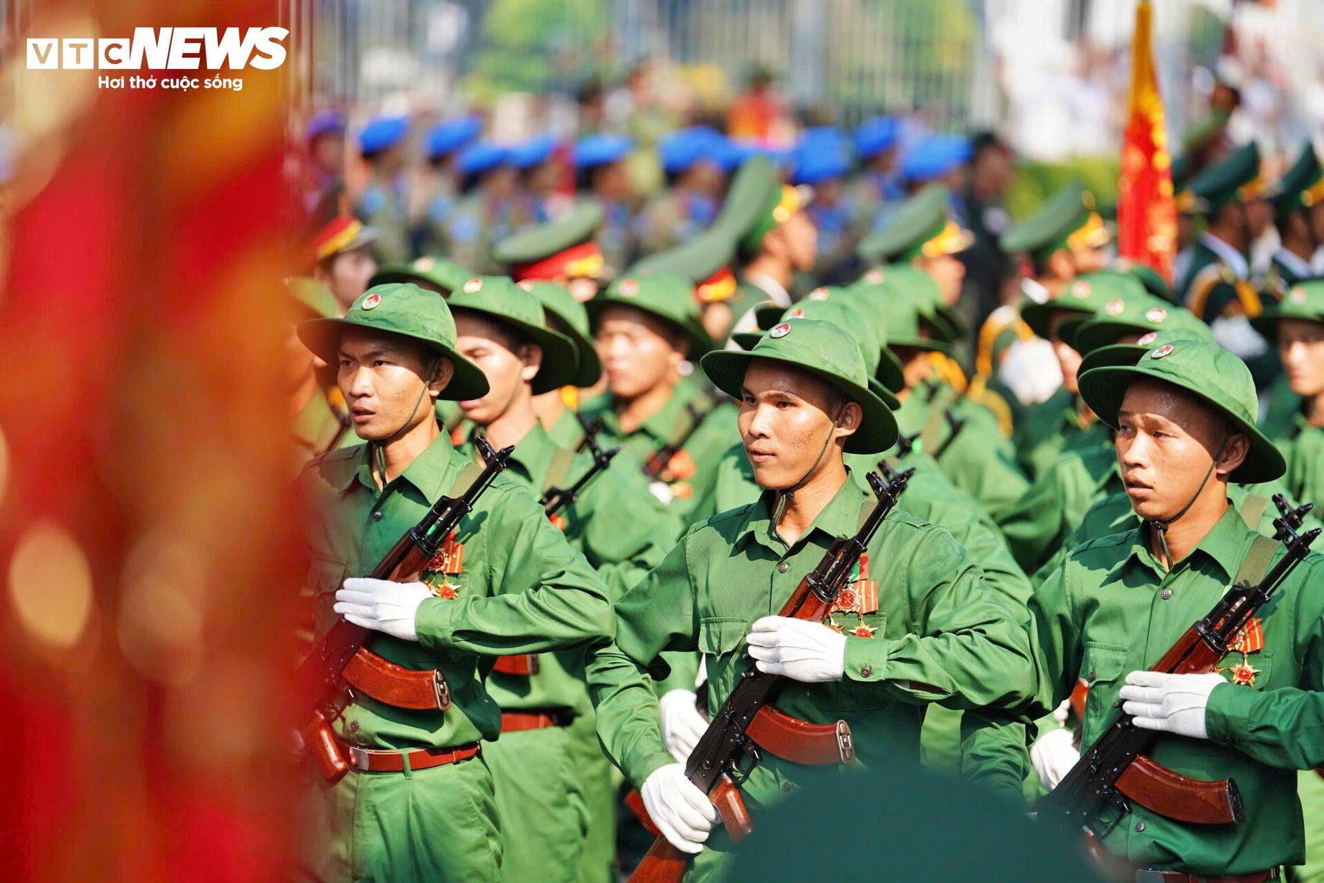 Toàn cảnh lễ diễu binh uy nghiêm, hùng tráng mừng đại lễ 30/4 - 22