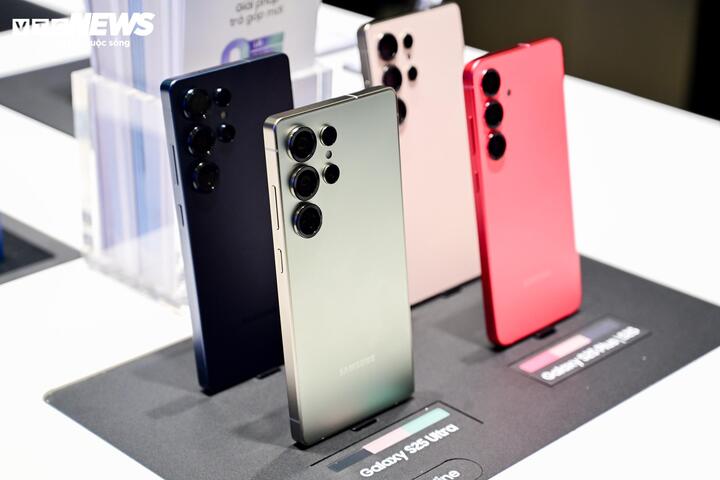 Vấn đề sạc nhanh gặp phải trên các thiết bị S25 Ultra và S25 Plus. (Ảnh: Chí Hiếu)