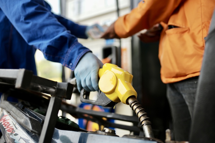 Giá xăng trong nước hôm nay có thể đảo chiều giảm